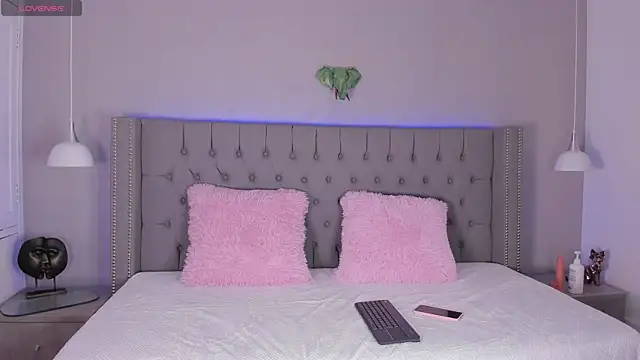 angelina honey  online show from 03/16/26, 04:20