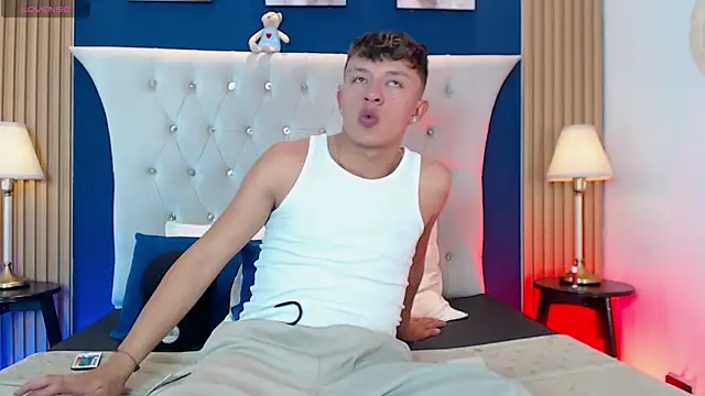 Snapshot of Dark_Nico chatting on 02/20/26, 03:58 Dark Nico online show from 02/20/26, 03:58