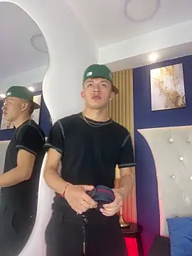 Snapshot of Dark_Nico chatting on 02/28/26, 04:12 Dark Nico online show from 02/28/26, 04:12