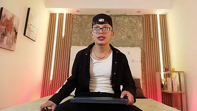 Dark Nico online show from 03/19/26, 03:50