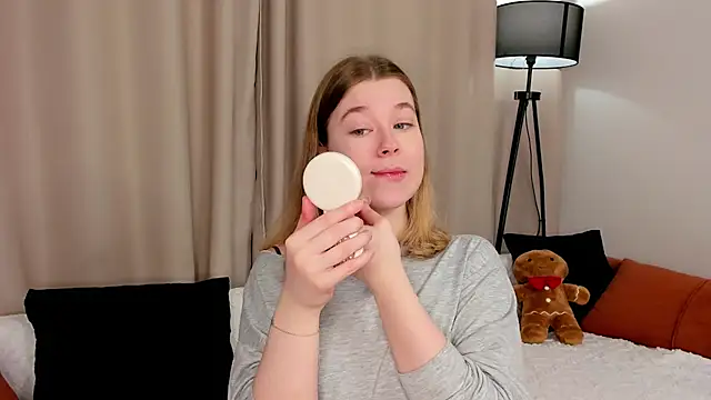 MaraaSwan online show from 04/14/26, 02:16