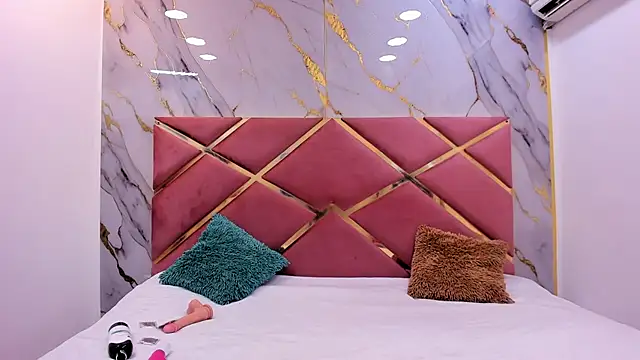 Lilith Kramston online show from 02/18/26, 03:37