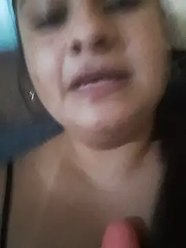 Snapshot of tubellaflor chatting on 02/15/26, 11:03 tubellaflor online show from 02/15/26, 11:03