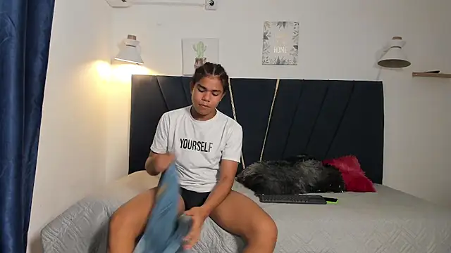 Snapshot of kleiver_cum18 chatting on 02/27/26, 07:57 kleiver cum18 online show from 02/27/26, 07:57