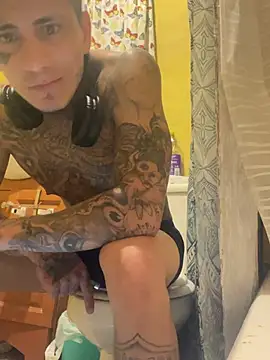 Snapshot of freaknine69 chatting on 02/13/26, 06:13 freaknine69 online show from 02/13/26, 06:13