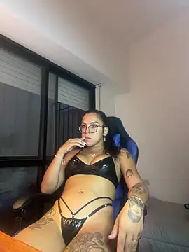 LaraViro online show from 03/20/26, 10:33