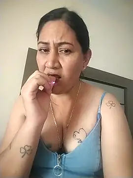 Arely Sweet online show from 02/15/26, 07:57