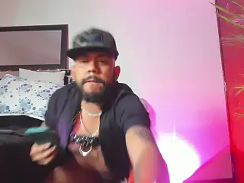 Snapshot of King_bear_25 chatting on 02/27/26, 03:29 King bear 25 online show from 02/27/26, 03:29