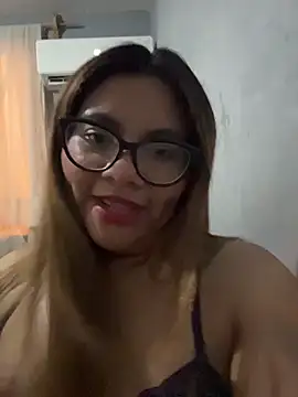 Snapshot of ludmila_x chatting on 03/03/26, 05:25 ludmila x online show from 03/03/26, 05:25