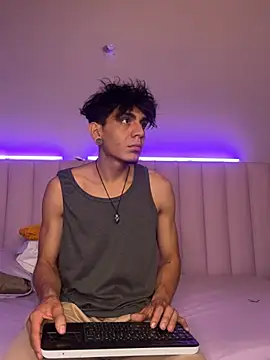 abrilandjulian online show from 03/26/26, 11:52