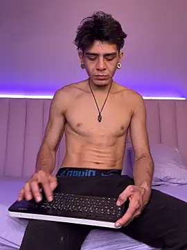 abrilandjulian online show from 03/19/26, 12:05