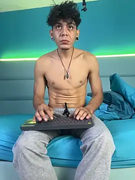 abrilandjulian online show from 02/24/26, 11:44