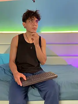 abrilandjulian online show from 03/21/26, 12:09