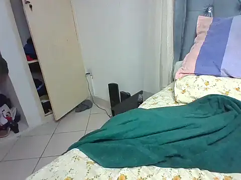 Sexybee01 online show from 06/04/26, 06:56