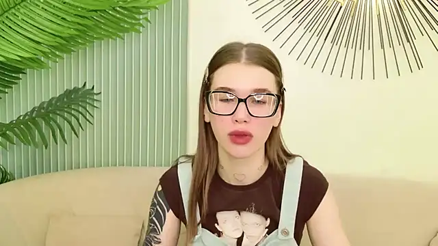 Snapshot of Hana_Watt chatting on 03/13/26, 05:56 Hana Watt online show from 03/13/26, 05:56