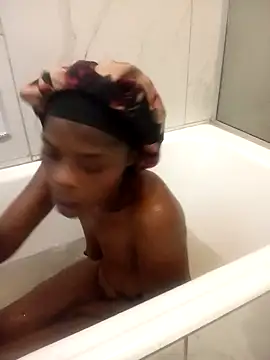 Snapshot of MaturePrettyLady01 chatting on 03/10/26, 03:27 MaturePrettyLady01 online show from 03/10/26, 03:27