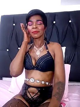 Snapshot of MaturePrettyLady01 chatting on 03/17/26, 10:40 MaturePrettyLady01 online show from 03/17/26, 10:40