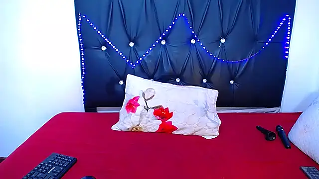 Snapshot of MaturePrettyLady01 chatting on 03/23/26, 05:57 MaturePrettyLady01 online show from 03/23/26, 05:57