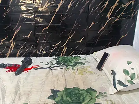 Snapshot of MaturePrettyLady01 chatting on 02/14/26, 09:59 MaturePrettyLady01 online show from 02/14/26, 09:59