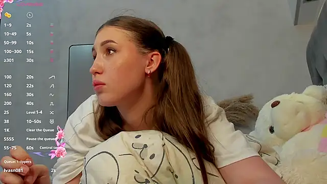 Emily Lews online show from 06/27/26, 12:22