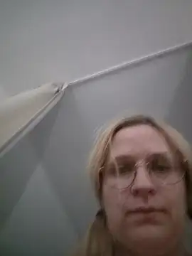 Snapshot of AusteYa1 chatting on 07/15/26, 04:25 AusteYa1 online show from 07/15/26, 04:25