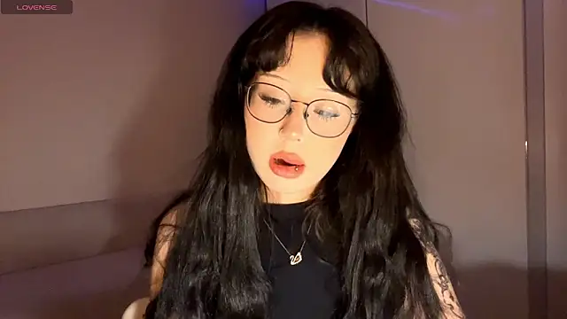 Snapshot of KateGlowee chatting on 02/24/26, 01:45 KateGlowee online show from 02/24/26, 01:45