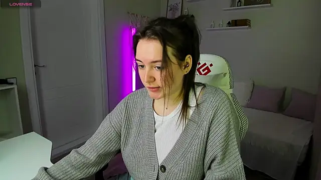 Laura CollinsS online show from 05/28/26, 01:24