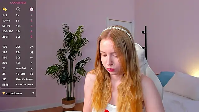 Snapshot of Linda__Bloom chatting on 03/04/26, 01:13 Linda Bloom online show from 03/04/26, 01:13