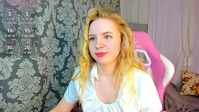 Snapshot of Linda__Bloom chatting on 05/27/26, 01:57 Linda Bloom online show from 05/27/26, 01:57