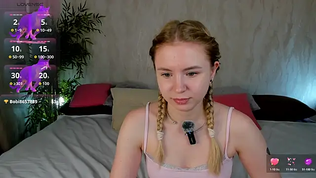 Snapshot of Linda__Bloom chatting on 07/02/26, 03:23 Linda Bloom online show from 07/02/26, 03:23