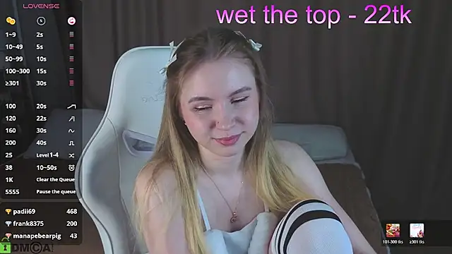 Snapshot of Linda__Bloom chatting on 02/23/26, 04:25 Linda Bloom online show from 02/23/26, 04:25