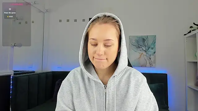 Snapshot of me1issa_sss chatting on 03/04/26, 12:07 me1issa sss online show from 03/04/26, 12:07