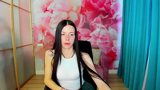 Snapshot of NoirDiva chatting on 05/05/26, 05:54 NoirDiva online show from 05/05/26, 05:54