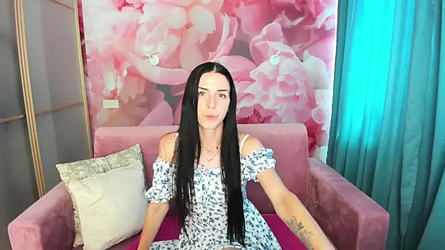 Snapshot of NoirDiva chatting on 07/07/26, 07:34 NoirDiva online show from 07/07/26, 07:34