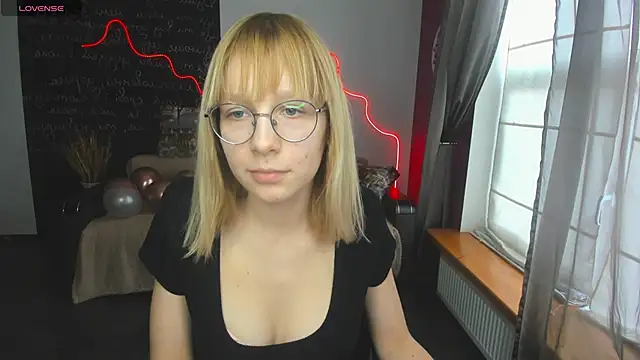 Snapshot of CandicaHoney chatting on 02/23/26, 12:39 CandicaHoney online show from 02/23/26, 12:39