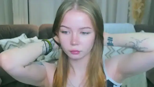Snapshot of Violetta__Dreams chatting on 06/09/26, 04:35 Violetta Dreams online show from 06/09/26, 04:35