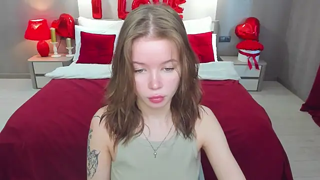 Snapshot of Violetta__Dreams chatting on 02/20/26, 06:26 Violetta Dreams online show from 02/20/26, 06:26