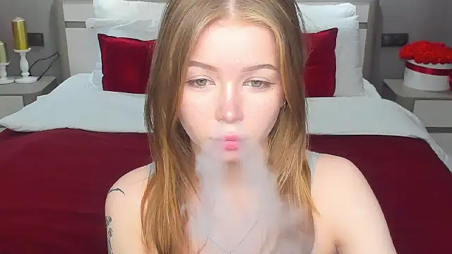 Snapshot of Violetta__Dreams chatting on 05/12/26, 06:36 Violetta Dreams online show from 05/12/26, 06:36