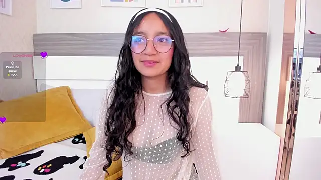 Emilyblussh online show from 03/24/26, 07:36