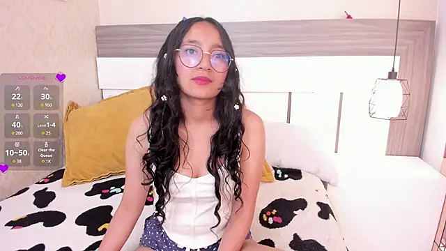 Emilyblussh online show from 03/31/26, 07:38