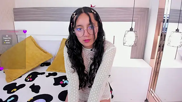 Emilyblussh online show from 03/18/26, 06:42