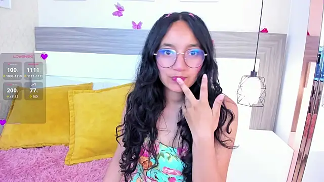 Emilyblussh online show from 04/13/26, 06:45