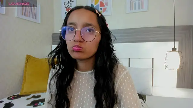 Snapshot of Emilyblussh chatting on 02/28/26, 03:55 Emilyblussh online show from 02/28/26, 03:55