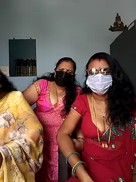 Snapshot of Kannadasexywifes chatting on 04/13/26, 07:01 Kannadasexywifes online show from 04/13/26, 07:01