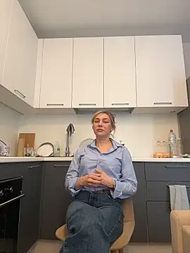 Snapshot of CarmenBlues_ chatting on 02/22/26, 09:00 CarmenBlues online show from 02/22/26, 09:00