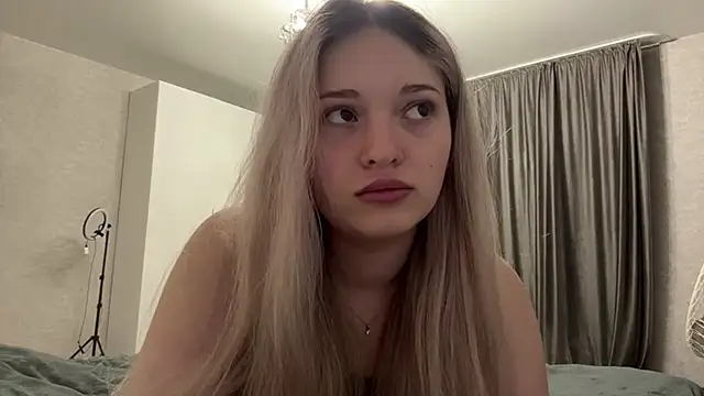 Snapshot of chatting on 02/26/26, 02:06 online show from 02/26/26, 02:06