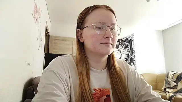 Snapshot of AnikaLipps chatting on 06/19/26, 01:50 AnikaLipps online show from 06/19/26, 01:50