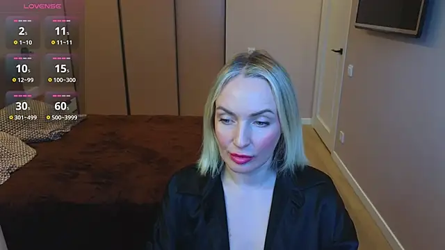 Snapshot of MonikaFoxys chatting on 02/17/26, 04:54 MonikaFoxys online show from 02/17/26, 04:54