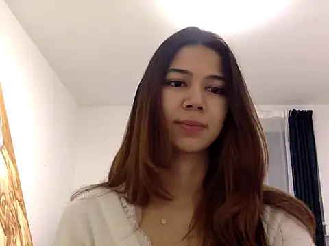 Snapshot of KiraVixenSweet chatting on 02/15/26, 04:50 KiraVixenSweet online show from 02/15/26, 04:50