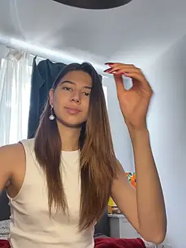 KiraVixenSweet online show from 06/07/26, 10:09